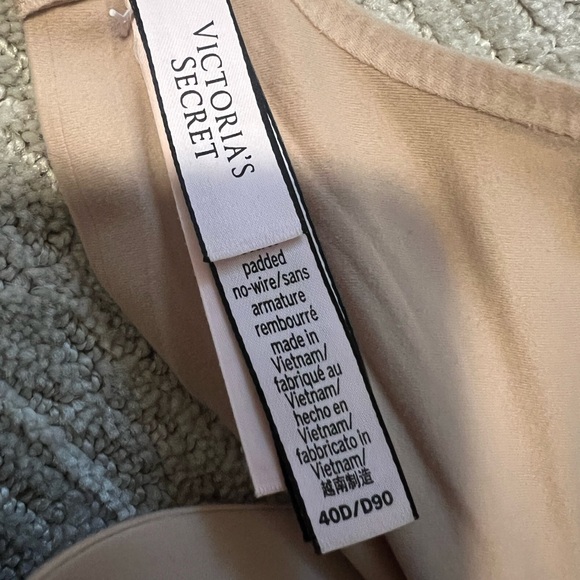 Victoria Secret Bra 40D - Picture 3 of 3